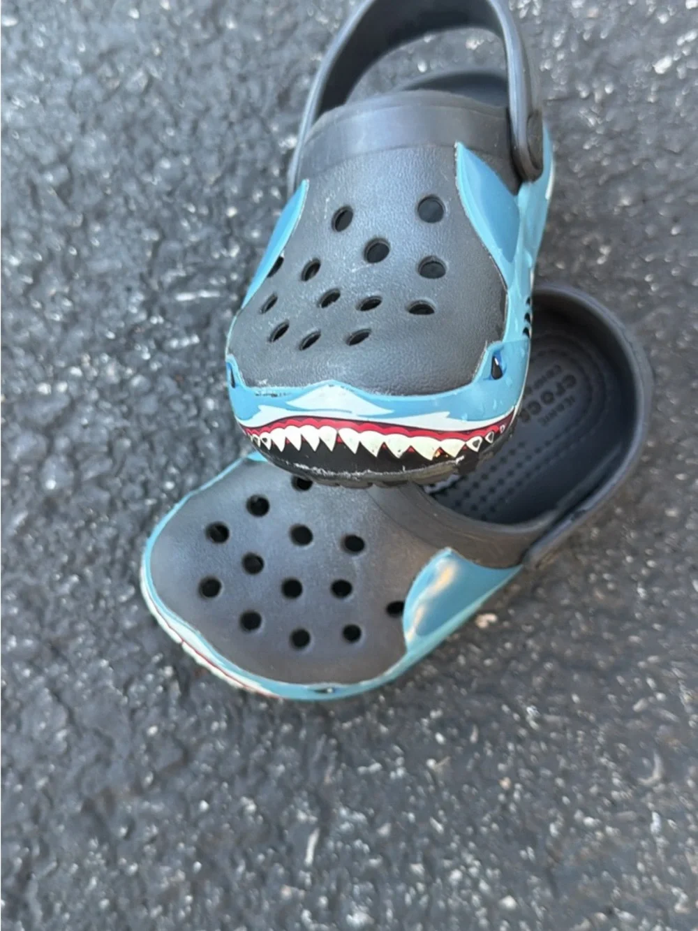 CROCS Kids Shark Clogs in Black and Blue size 6 toddler